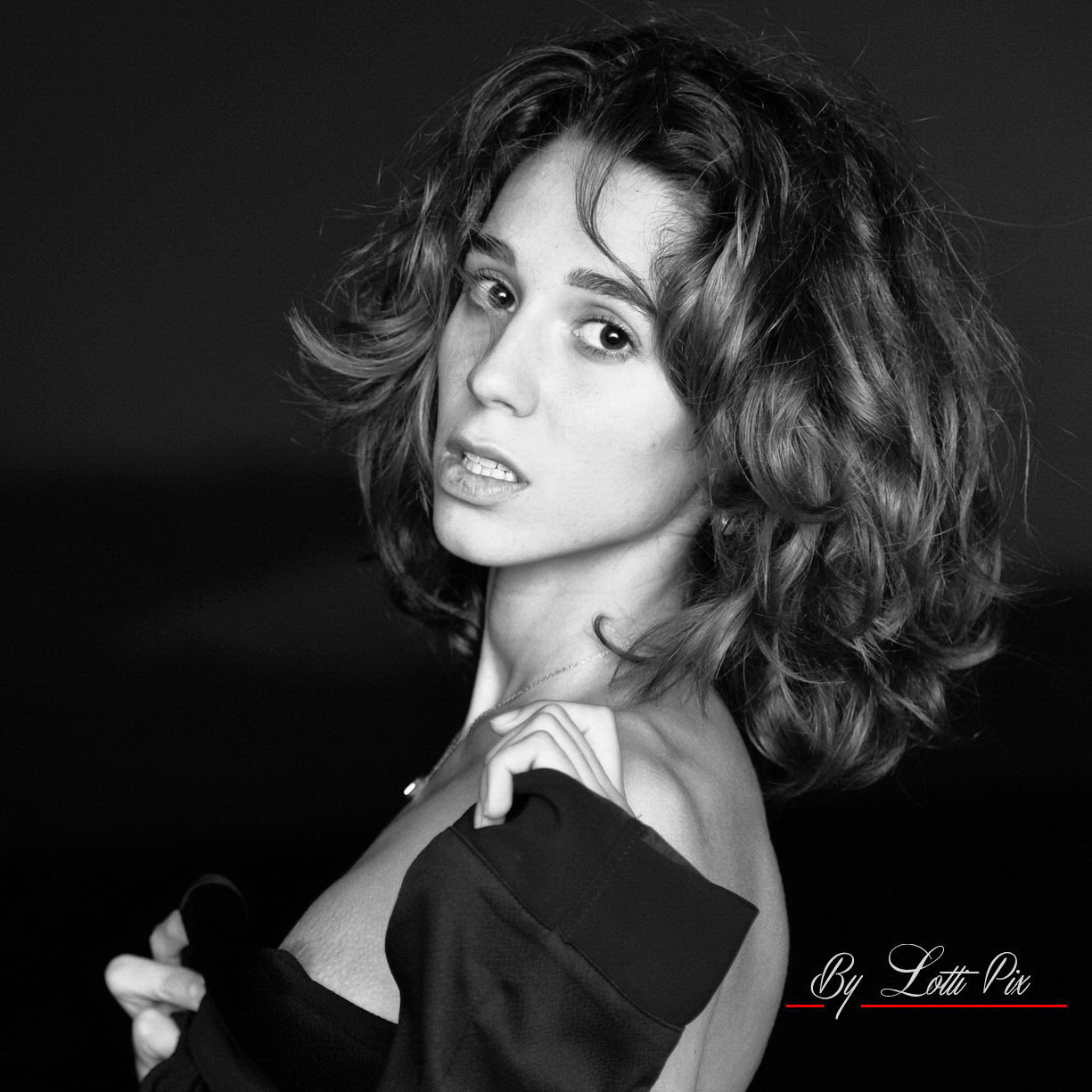 MODELES By Lotti Pix Photographe Professionnel à Marseille,Photos shoot pour MODELES amateur/Professionnel,MODELES By Lotti Pix Photographe Professionnel,modèles: Model Portfolio; Modeling; Photographie; modeling portfolio